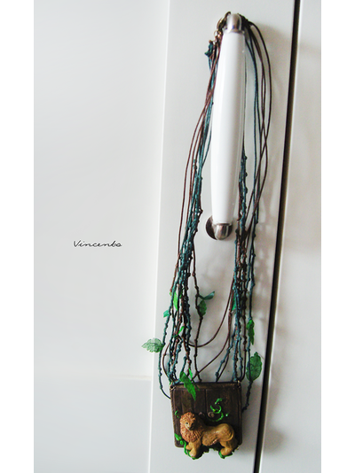 Колье "Аслан. Хроники Нарнии" (пышное колье с подвеской ручной работы)