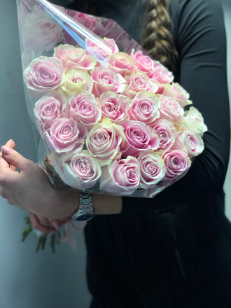 25 розовых роз 50-60 см