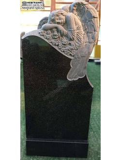Памятник  с ангелом на могилу из габбро вертикаль