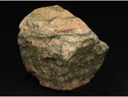 Унакит, необработанный образец, ЮАР (50*43*41 мм, 112 г) №38261