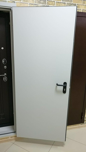 Металлическая входная противопожарная дверь "ДПМ - 01 EI60"
