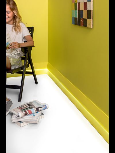 Плинтус ORAC Decor SX179, дюрополимерный, влагостойкий, ударопрочный, под покраску, длина 2 метра