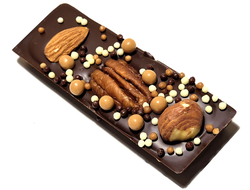 Тёмный шоколад 30гр. 37.986 Орех пекан; орех миндаль; орех фундук; карамельные криспы.
