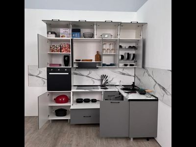 Кухня угловая трёхуровневая "МРКГ 100/Шопен" 2.4х1.6 м (МР)