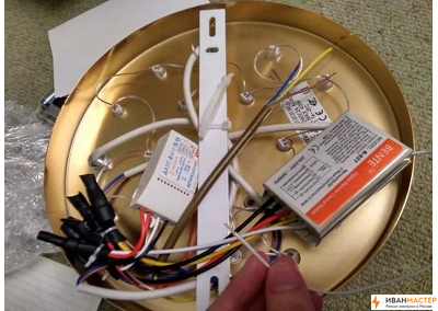 Монтаж люстры с пультом в новостройке ИВАНМАСТЕР