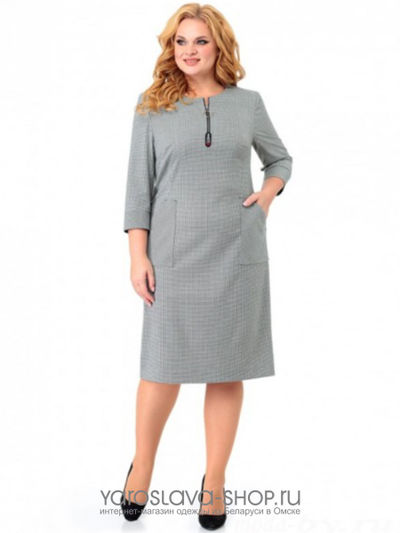 Платье серого цвета с застежкой молнией и накладными карманами по переду