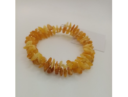 Браслет на пружине двойной из матового янтаря