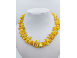 Лечебные бусы из необработанного белого янтаря "Облепиха" 01810