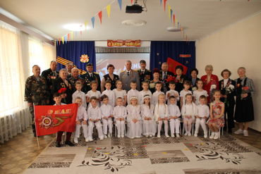Детский сад &quot;Калина&quot; поздравил ветеранов с Днём Победы 29.04.2022 ш.