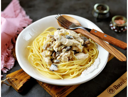 Паста с курицей и грибами