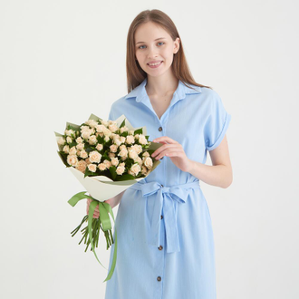 Букет из 11 кремовых кустовых роз