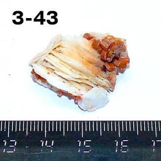 Ванадинит натуральный (щетка) №3-43: 28*23*13мм