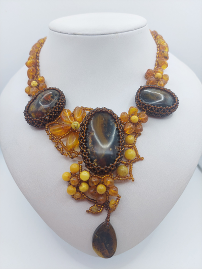 Колье из Чешского бисера и натурального янтаря 01084