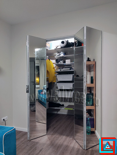 Зеркальные двери для ниши и гардеробной из 4-х створок