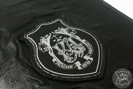 Тиснение логотипов, гербов и эмблем на коже