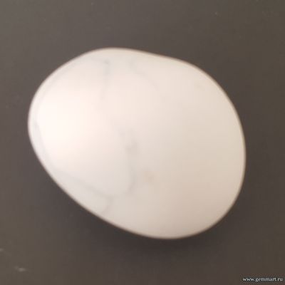 Кахолонг (разн. опала)— галтовка. Казахстан. 65*50*40 мм