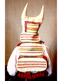 Русский народный головной убор "Кичка белая рогатая" с позатыльней