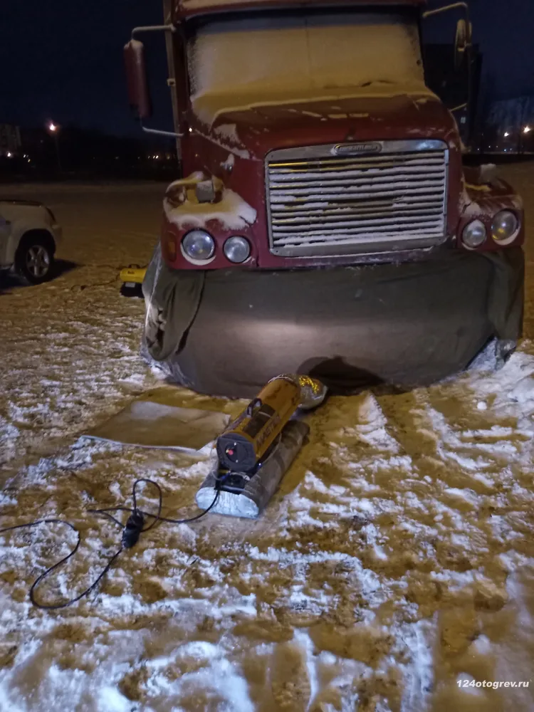 Замерзший Freightliner в Солнечном