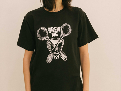 ФУТБОЛКА С ПРИНТОМ В ЧЁРНОМ И БЕЛОМ ЦВЕТЕ