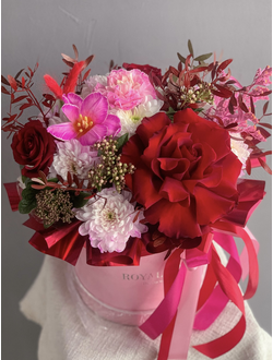 ЦВЕТОЧНАЯ КОМПОЗИЦИЯ В КОРОБКЕ "REVERIE"