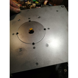 Пластина под ВИХРЬ ФМ-1900 (V1 старая версия) для установки фрезера в стол 350*250 мм.