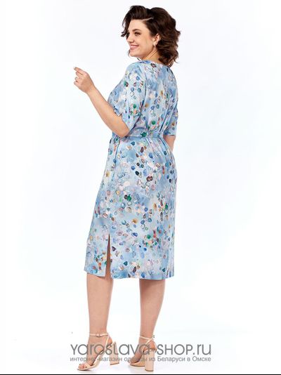 Платье прямое из вискозы голубого цвета с рисунком