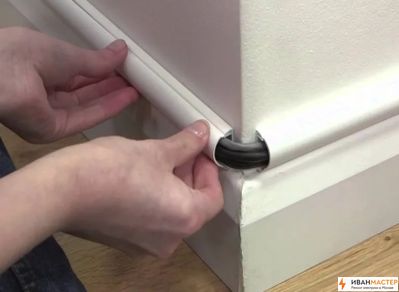 Монтаж пластиковых кабель каналов для проводки в квартире ИВАНМАСТЕР