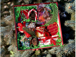 НОВОГОДНИЙ НАБОР "БОЛЬШОЙ" ДЖЕМ, МЁД-СУФЛЕ, СЛАДОСТИ, АРОМАТНЫЙ ЧАЙ, БЕЛЬГИЙСКИЙ ШОКОЛАД В АССОРТИМЕНТЕ