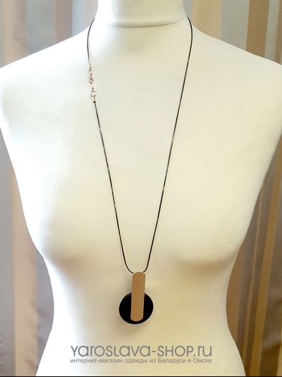 А-950 Подвес из дерева с золотой пластиной.