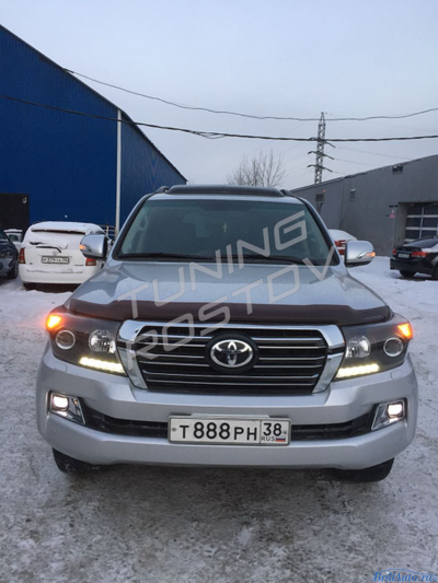 Бампер Toyota Land Cruiser 200 2007-2015 в стиле 2016+