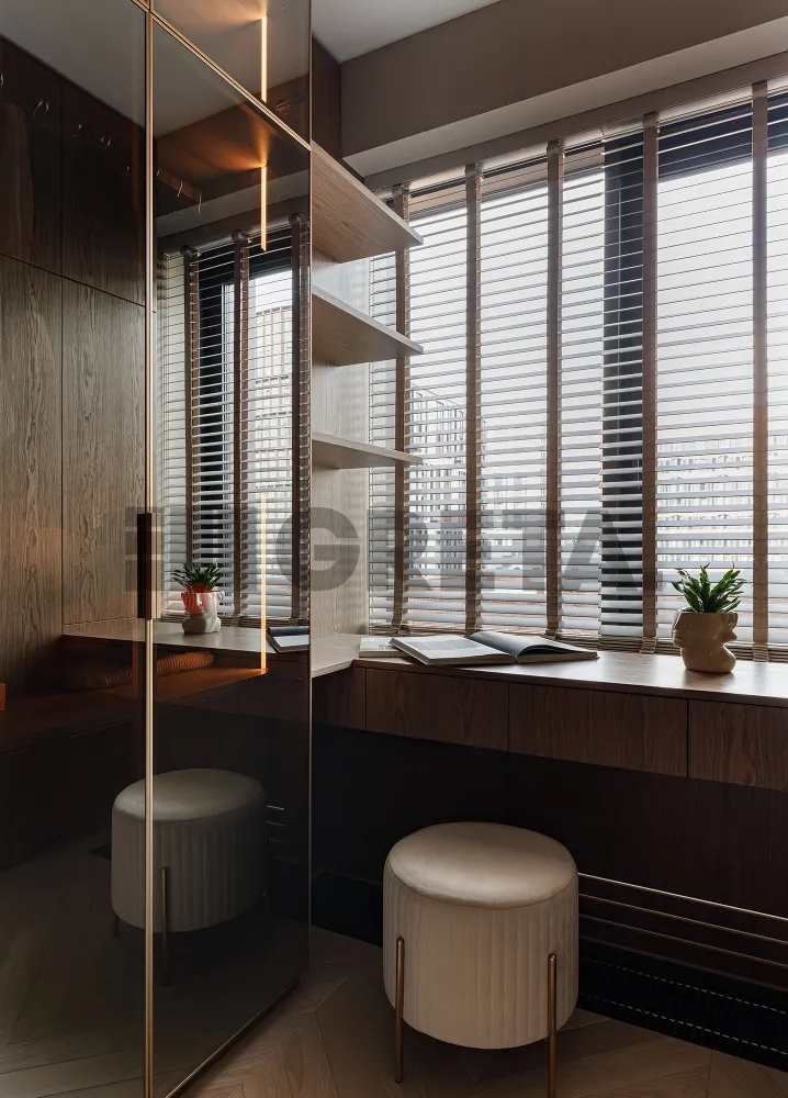 Консоль натуральный шпон.