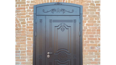 Входная дверь с фрезерованными накладками МДФ. г. Касли