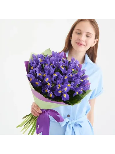 Букет из 19 ирисов