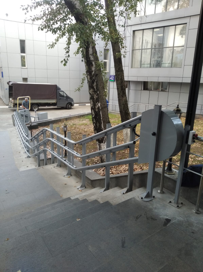 ЛИФТРОН-3001 ПОДЪЕМНАЯ ПЛАТФОРМА НАКЛОННАЯ СО СЛОЖНОЙ ТРАЕКТОРИЕЙ ДВИЖЕНИЯ