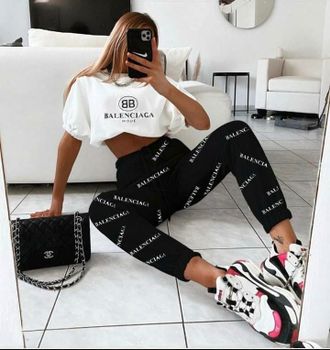 Спортивный женский костюм Balenciaga (Баленсиага) черно-белый купить