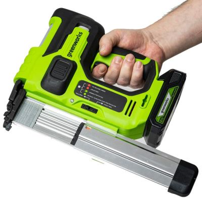 Нейлер аккумуляторный Greenworks GD24BN 24V