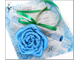 Стильные пригласительные на синюю или голубую свадьбу – цветок розы со свитком приглашения