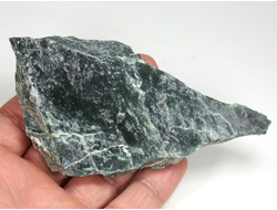 Серпентин, необработанный, дикий образец, Россия, КЧР, Урупский район (116*64*13 мм, 107 г) №37610