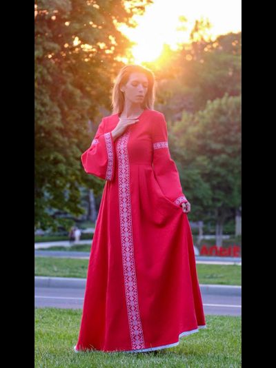 Платье "Царевна Лебедь"  красное