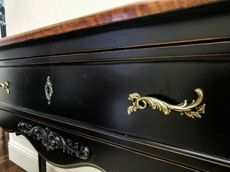 Черная консоль с ящиком, в стиле Прованс.