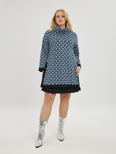 Трикотажное платье с оригинальным орнаментом