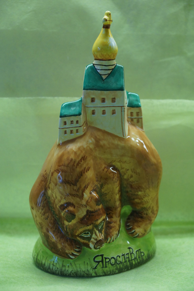 Медведь и город (большой)