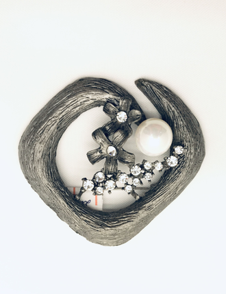 Брошь "Жемчужина на ветке"