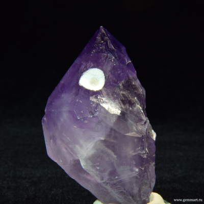 Аметист - кристалл с включениями Какоксенита(?)