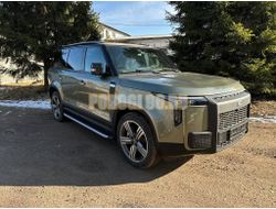 Пороги алюминиевые с пластиковой накладкой (карбон серебро) 2020 мм ТСС для Rox 01 2024-