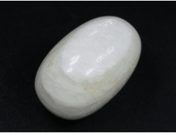 Лунный камень, галтовка, Индия (28*21*18 мм, 18 г) №26682