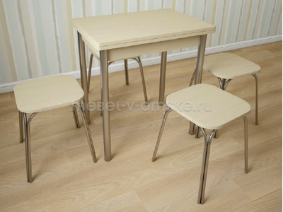 Стол обеденный "Компакт" в расцветке ясень шимо светлый в интерьере.