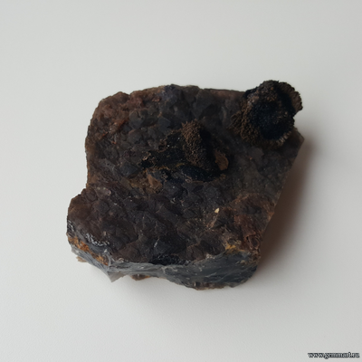 Гетит на кварце. 73*59*26 мм