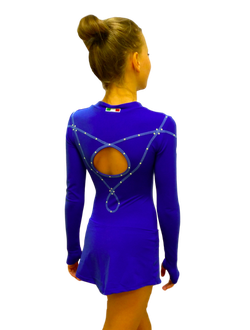 ТЕРМО- ПЛАТЬЕ С РЕЛЬЕФНОЙ ВЫШИВКОЙ И ВЫРЕЗОМ НА СПИНЕ И SWAROVSKI.  ( арт. 604S)