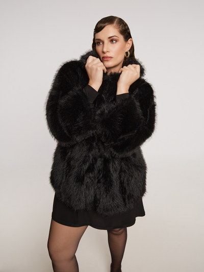 Женская шубка из искусственного меха